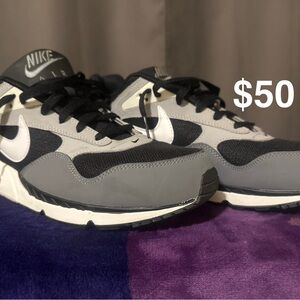 Nike Air Black and Gray Athletic Shoes